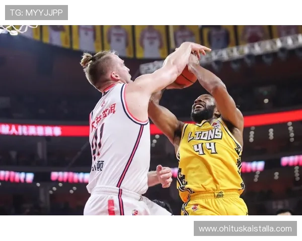 奥德加德助力球队锁定胜局,展现出色进攻站位与领导才华 奥德加德助力球队锁定胜局,展现出色进攻站位与领导才华