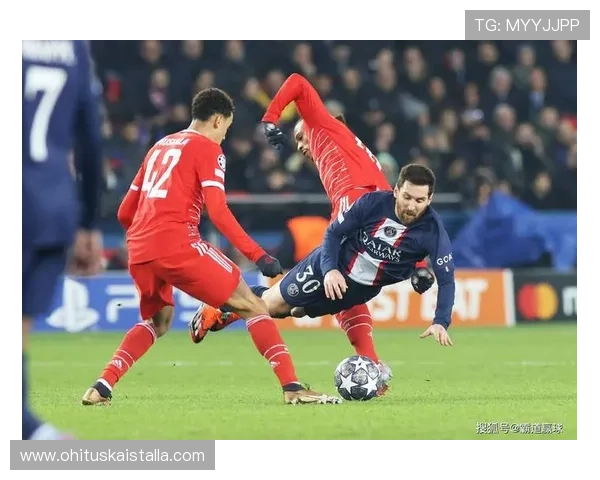 拜仁慕尼黑进攻结构变化:从边路压制转向中路拥堵,战术效果面临考验 拜仁慕尼黑进攻结构变化:从边路压制转向中路拥堵,战术效果面临考验